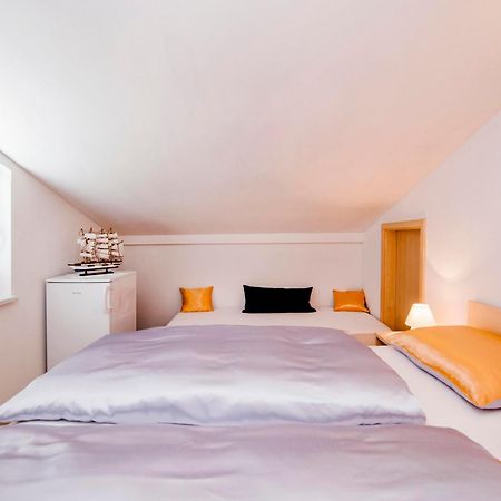 Marko Apartmani Rovigno Esterno foto