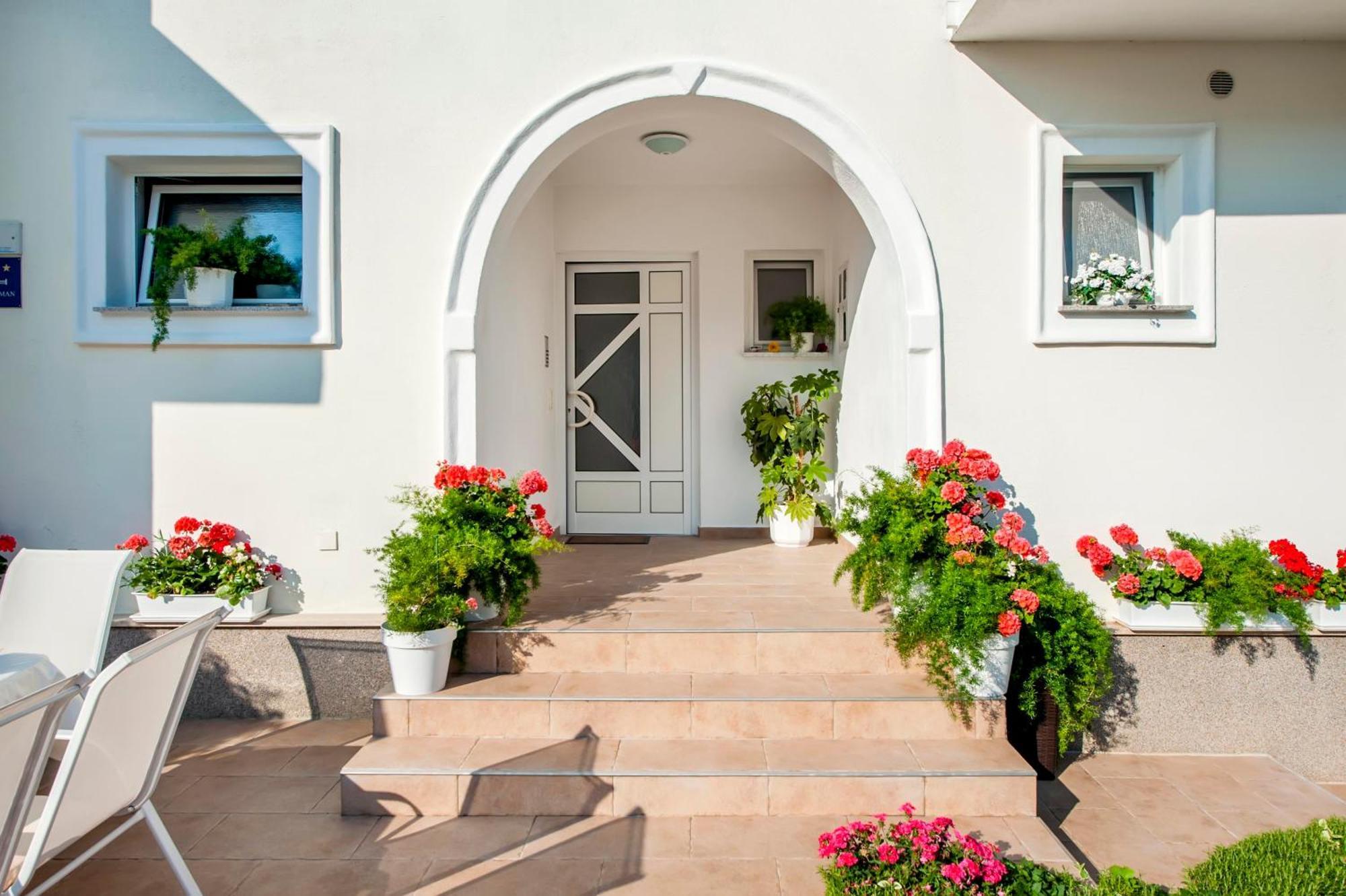 Marko Apartmani Rovigno Esterno foto