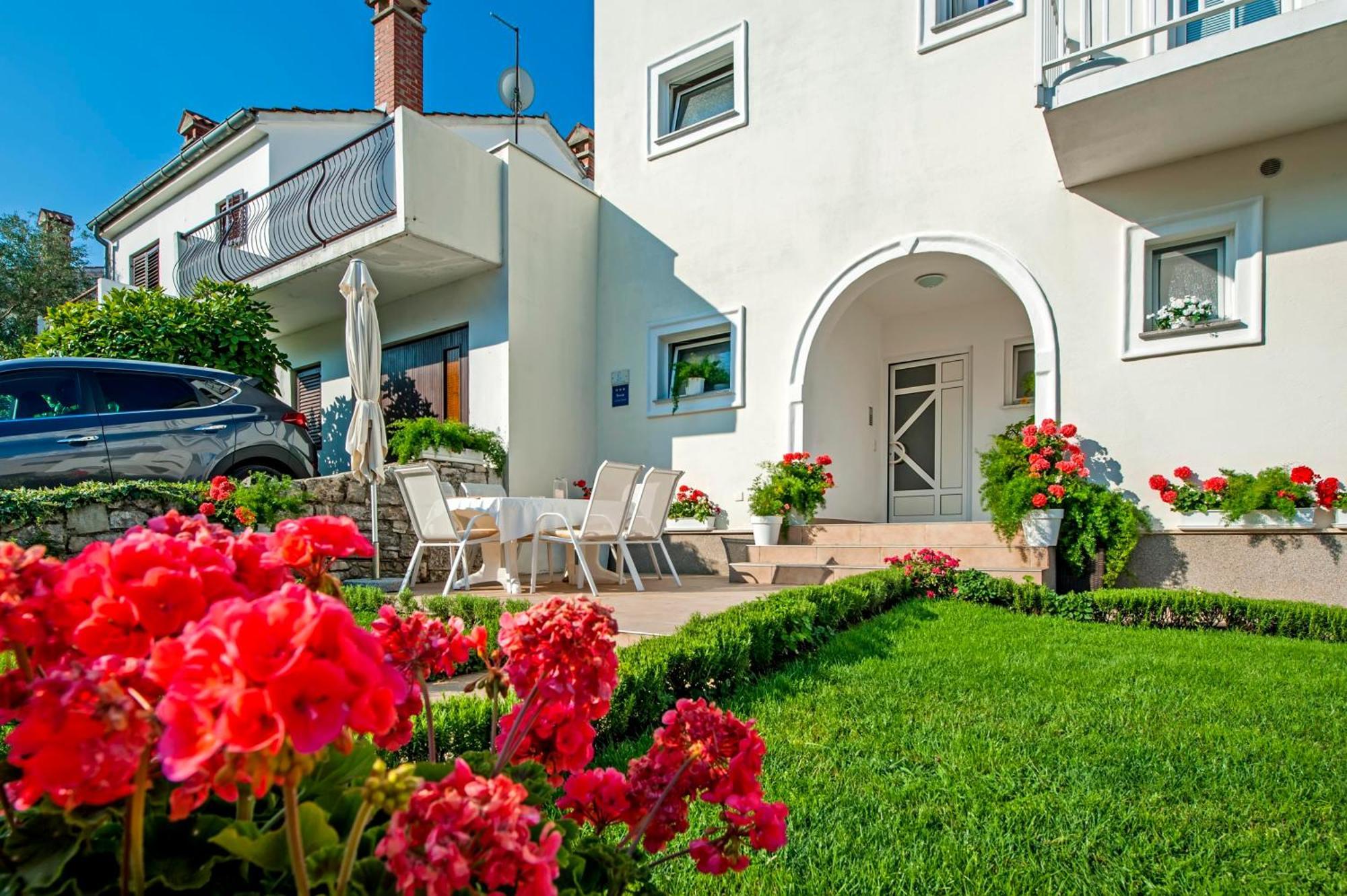 Marko Apartmani Rovigno Esterno foto